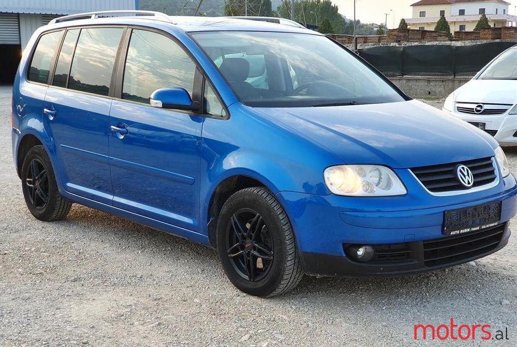 2005' Volkswagen Touran photo #1