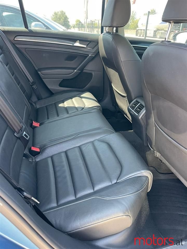 2014' Volkswagen Golf photo #3