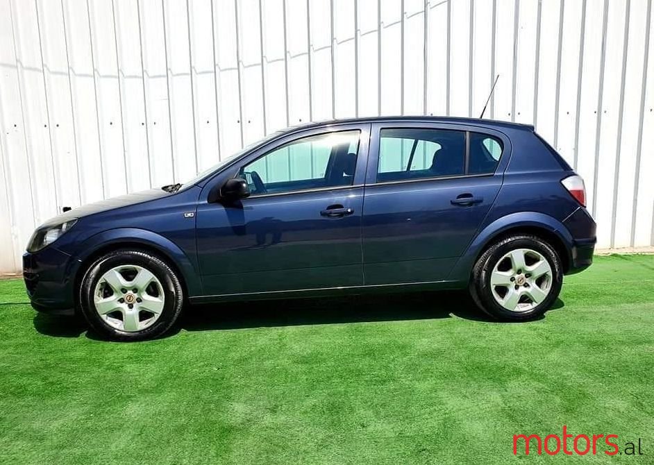 2006' Opel Astra photo #1