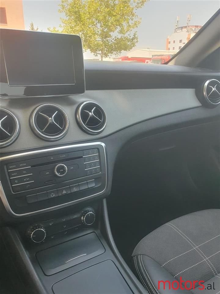 2015' Mercedes-Benz CLA 180 photo #4