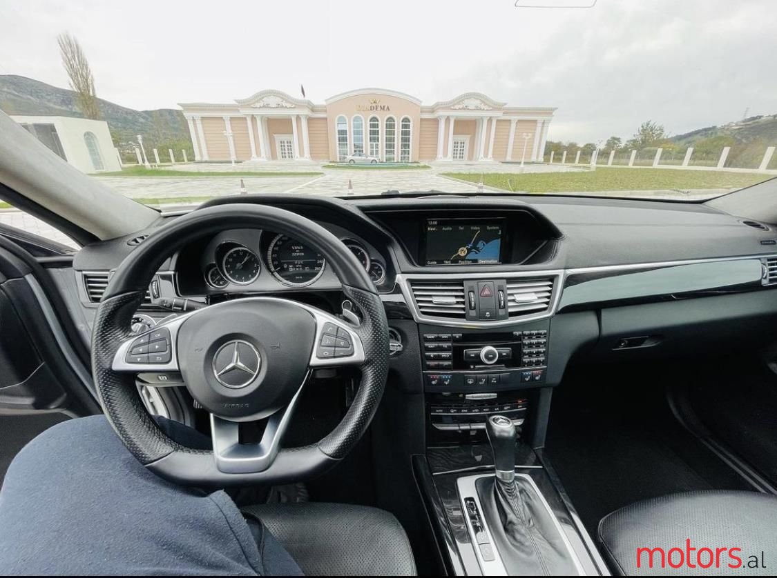 2009' Mercedes-Benz E 250 photo #4