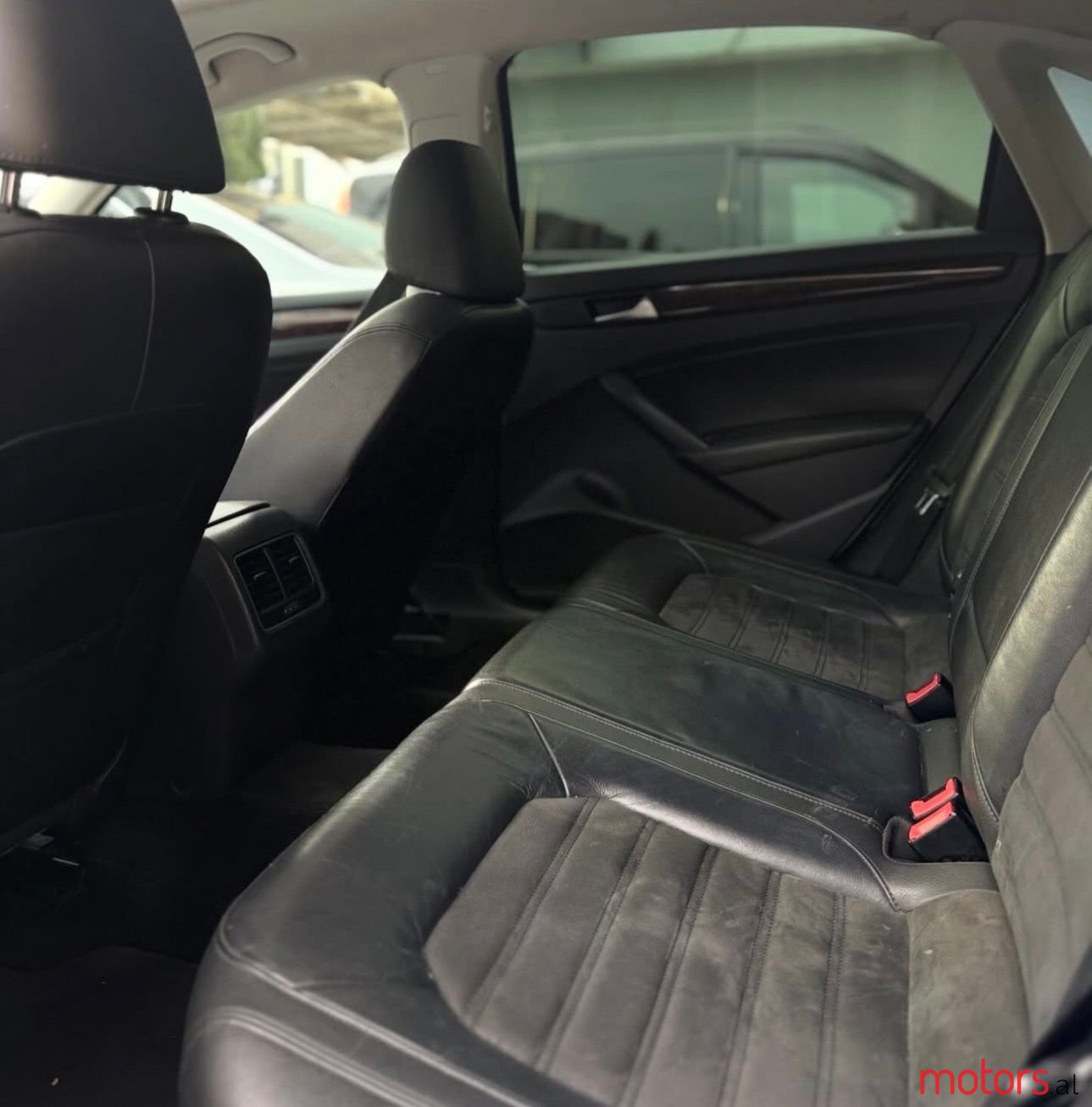 2014' Volkswagen Passat photo #2