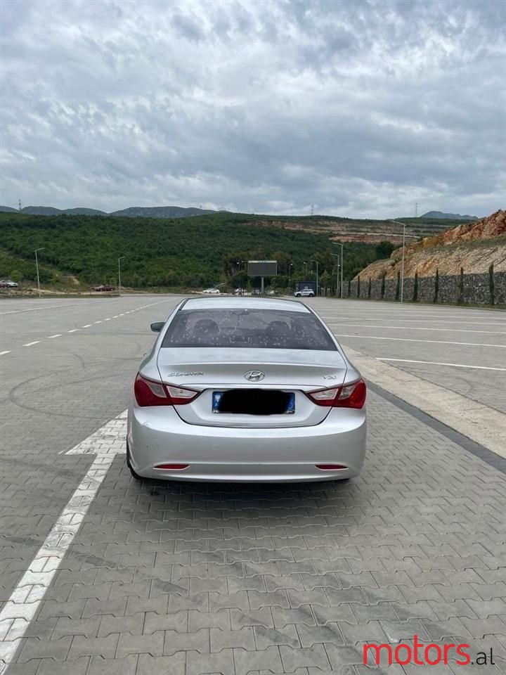 2011' Hyundai Sonata photo #5
