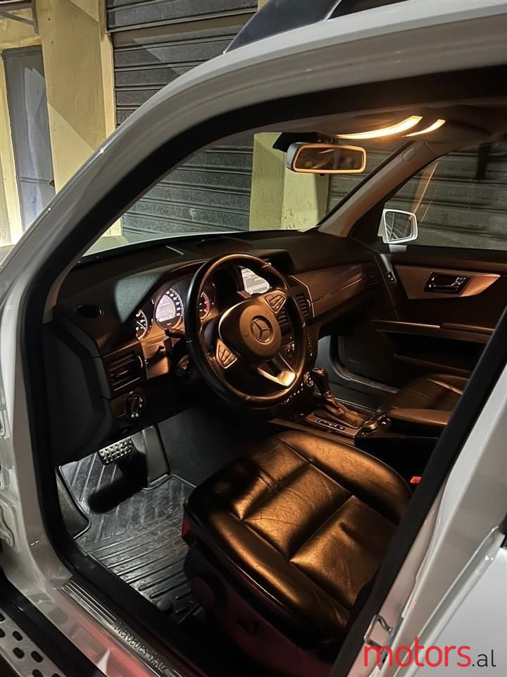 2009' Mercedes-Benz GLK 300 photo #6