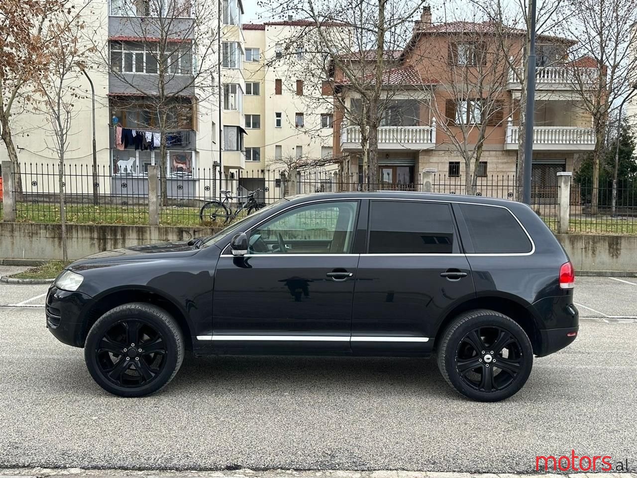 2005' Volkswagen Touareg photo #5