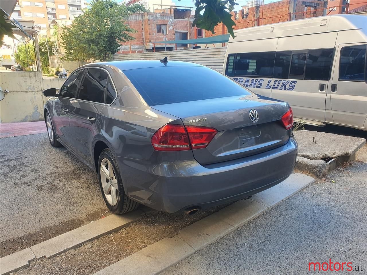 2013' Volkswagen Passat photo #5