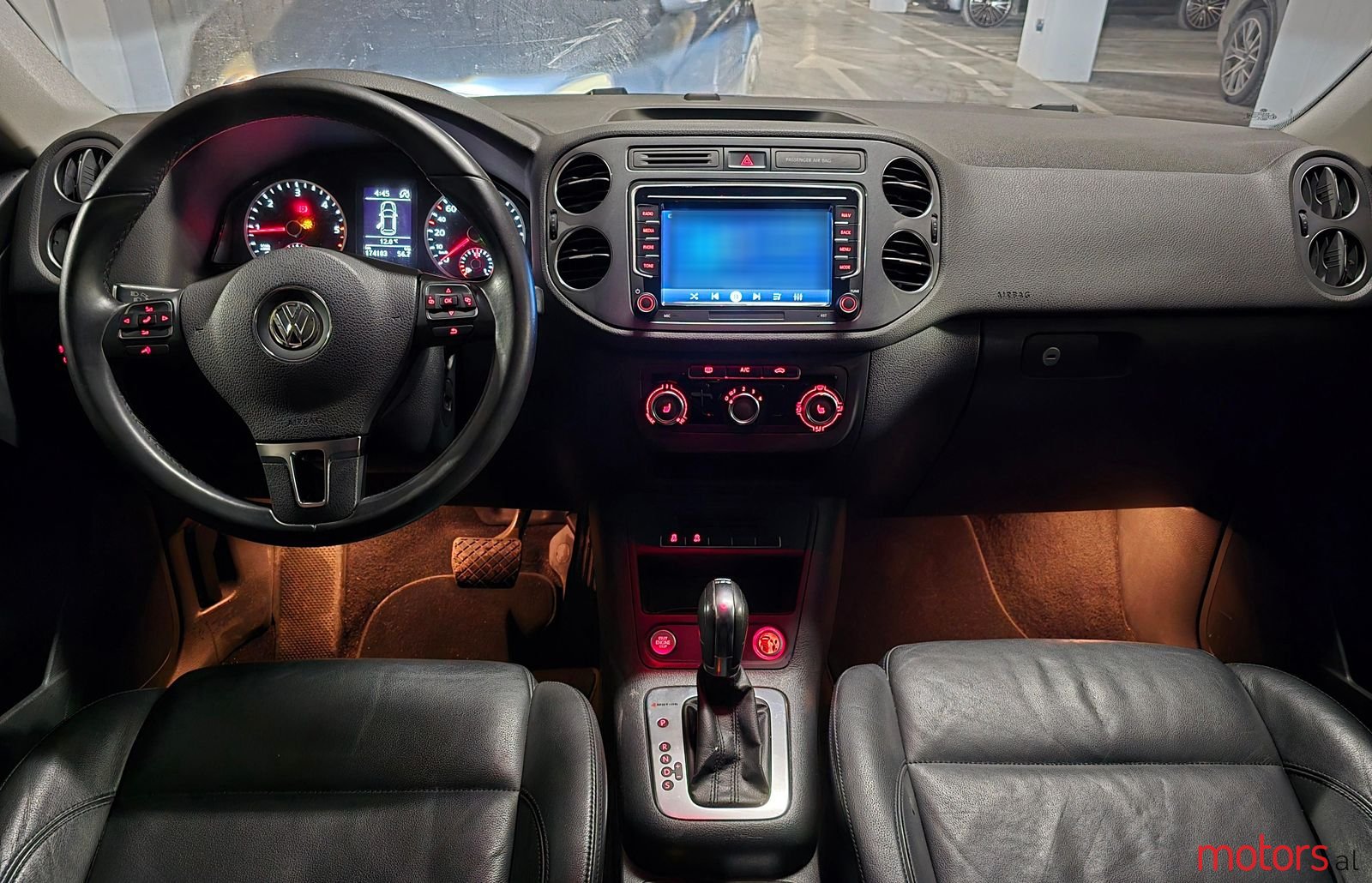 2012' Volkswagen Tiguan photo #4