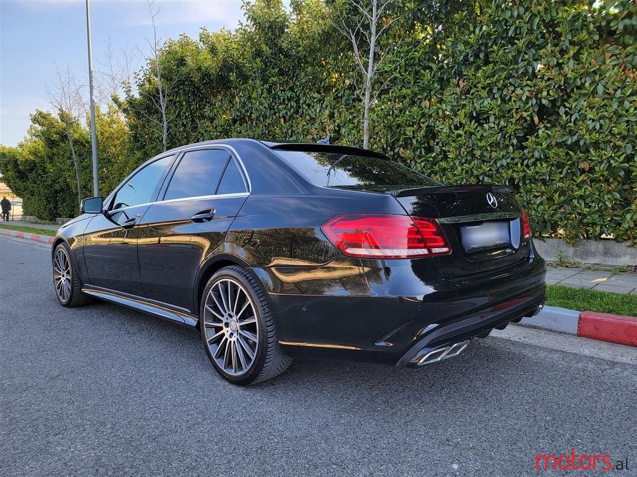 2015' Mercedes-Benz E 220 photo #2