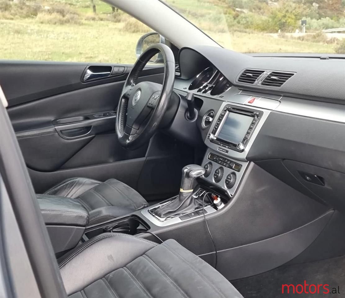 2008' Volkswagen Passat photo #2