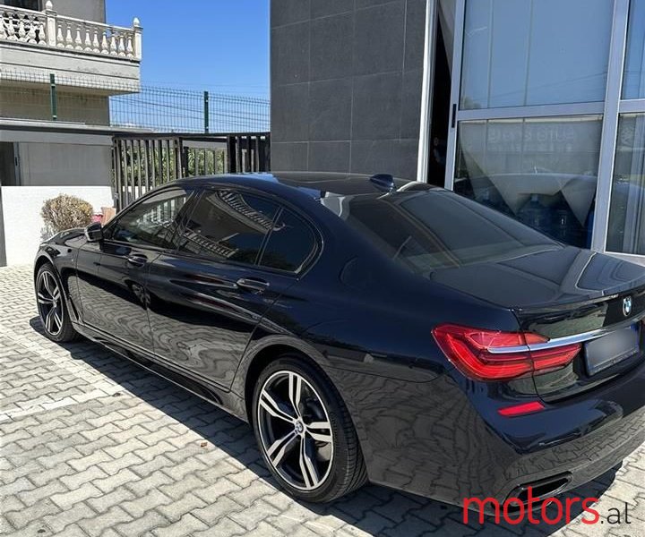 2019' BMW 730 photo #3