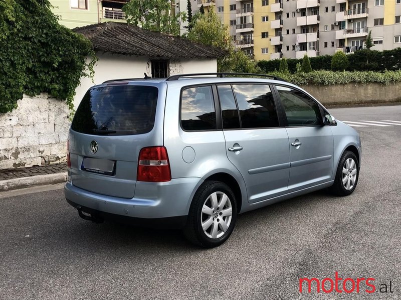 2006' Volkswagen Touran photo #6