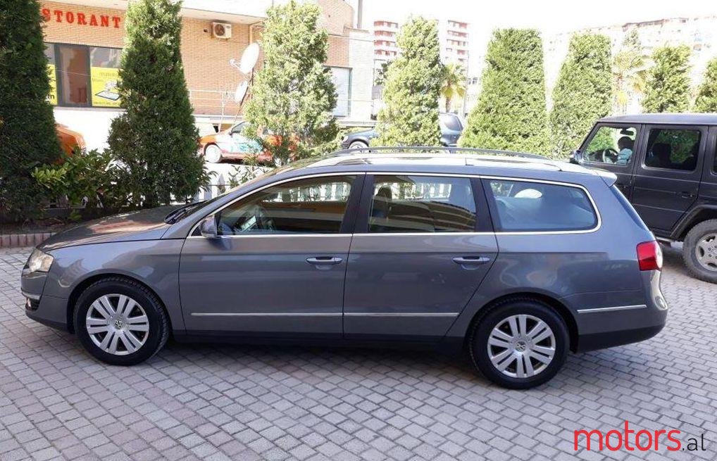 2007' Volkswagen Passat photo #2