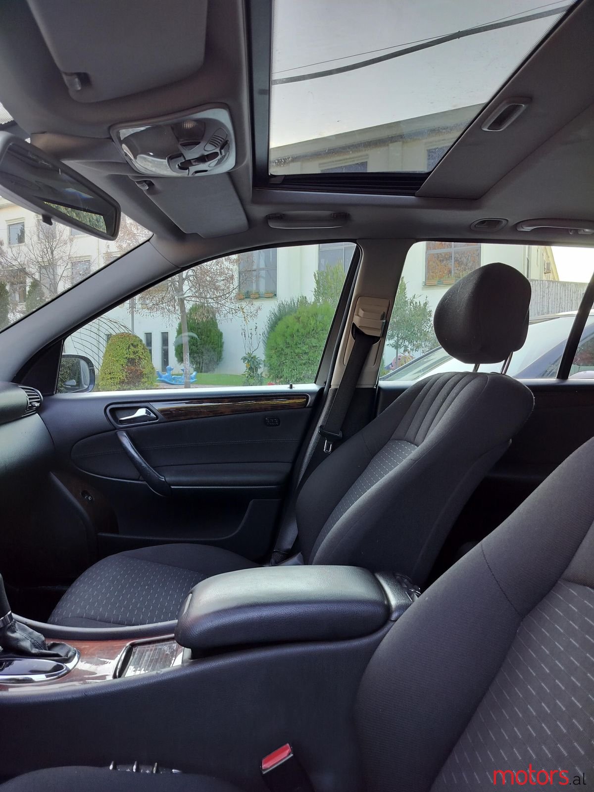 2005' Mercedes-Benz C 220 photo #4