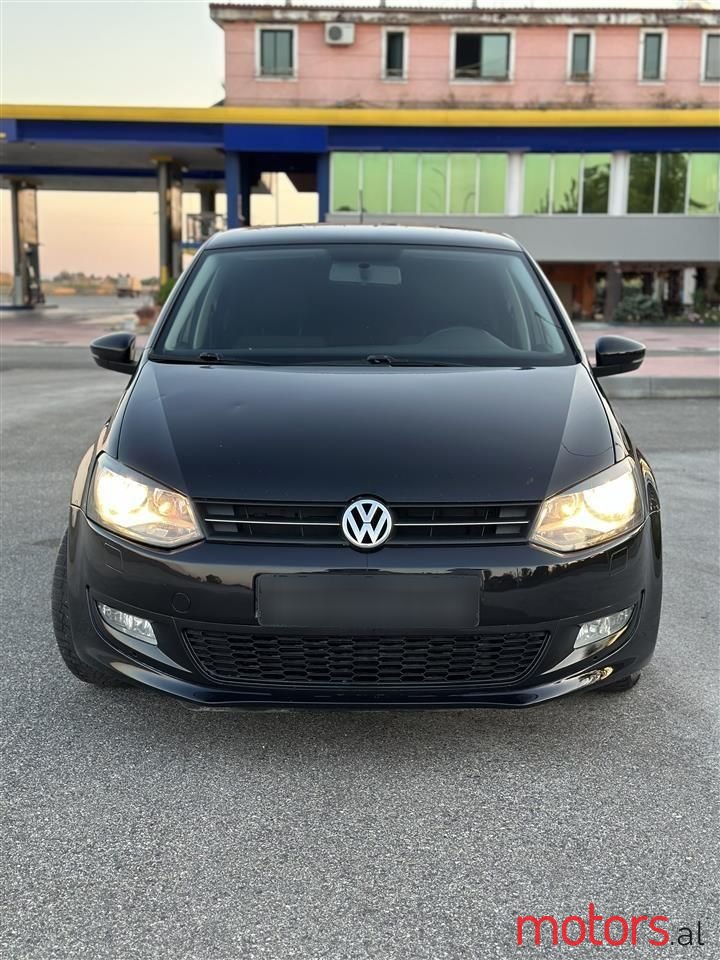 2011' Volkswagen Polo photo #3
