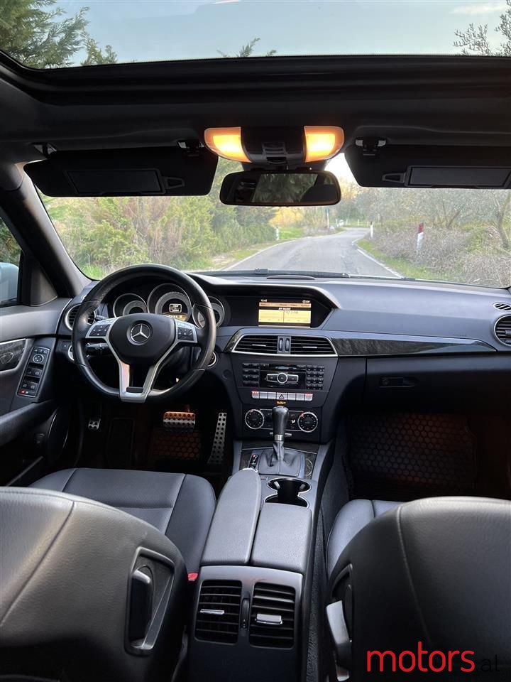 2012' Mercedes-Benz C 300 photo #5