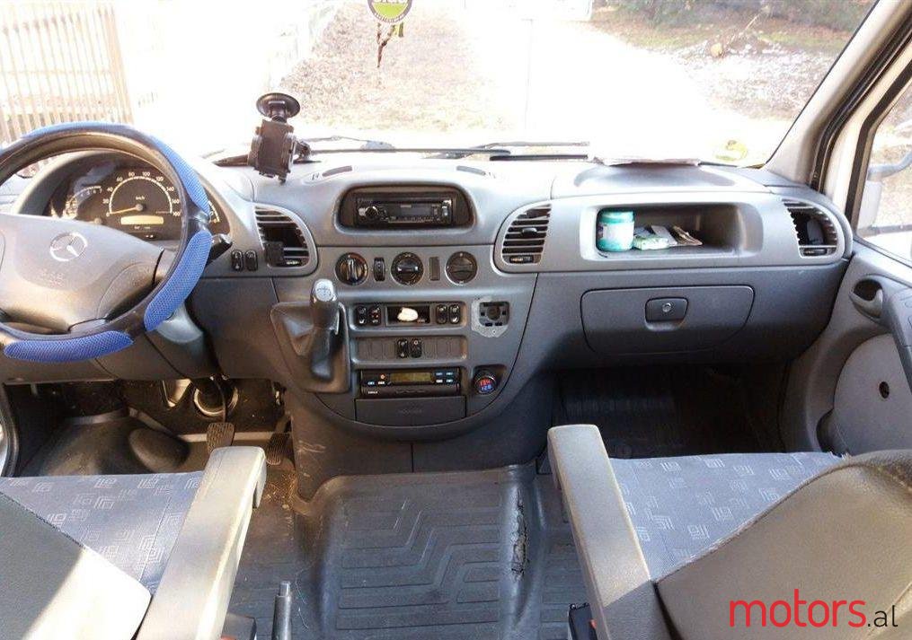 2003' Mercedes-Benz 220 photo #2