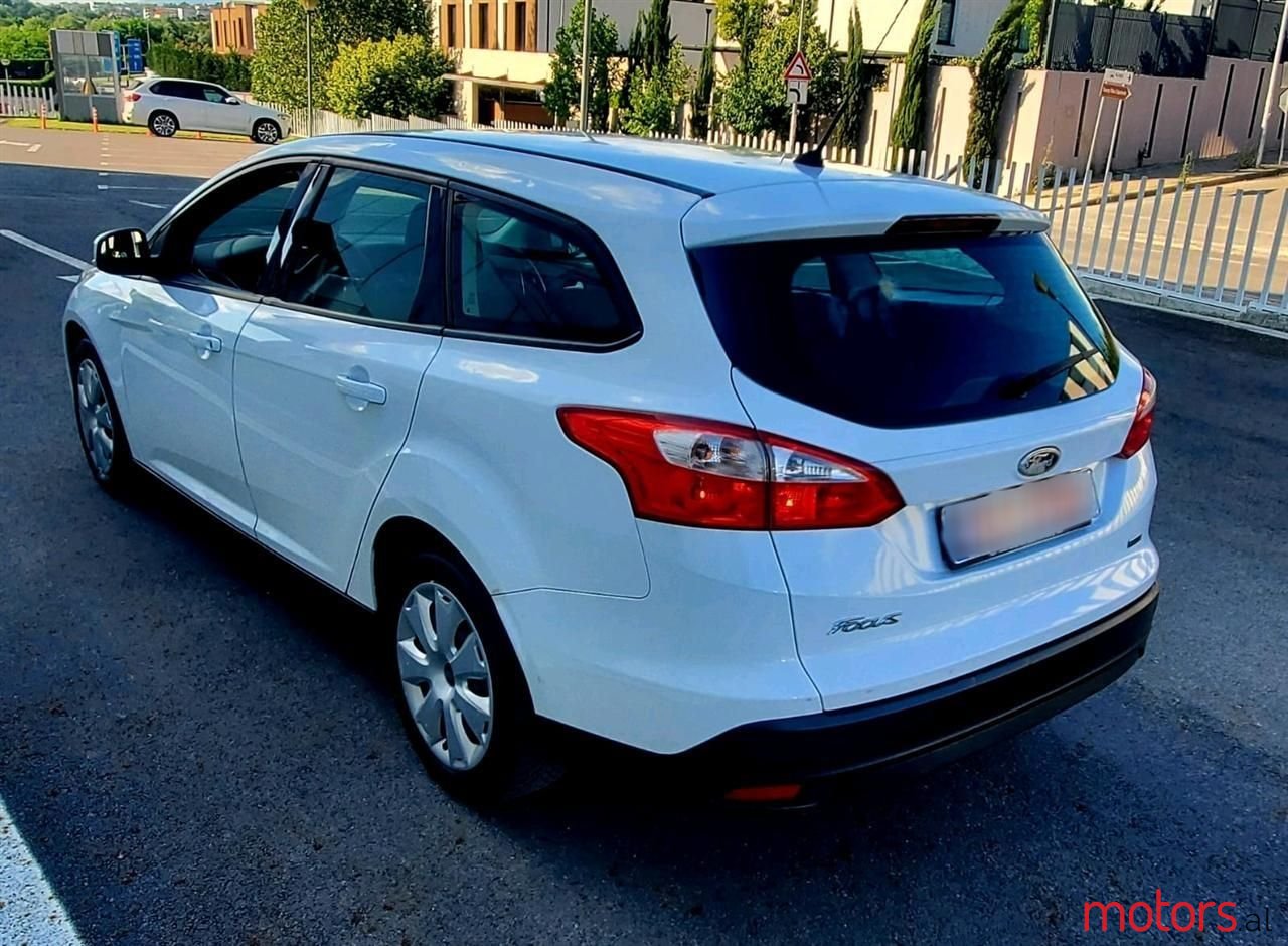 2012' Ford Focus photo #5