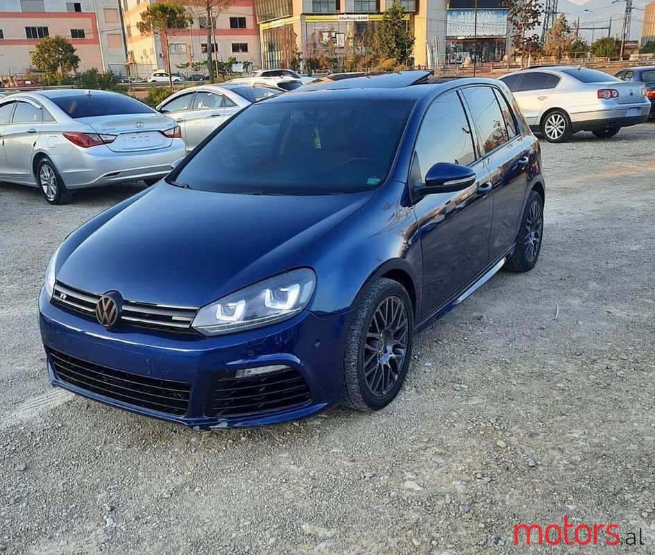 2010' Volkswagen Golf photo #1