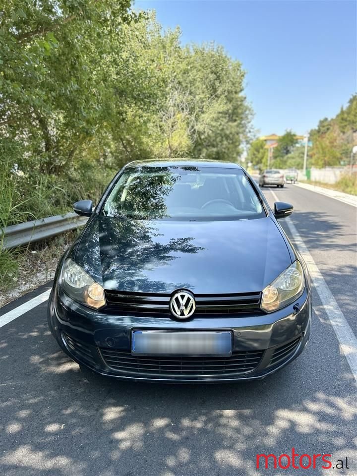 2009' Volkswagen Golf photo #2