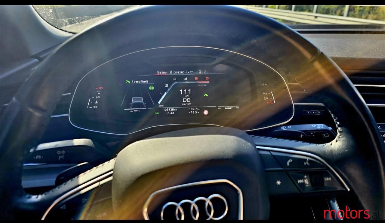 2019' Audi Q8 photo #2