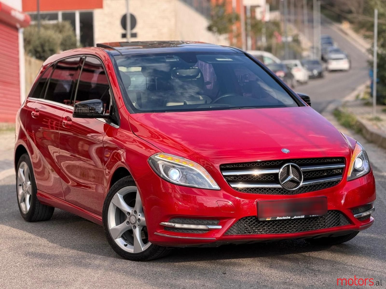 2012' Mercedes-Benz B 200 photo #1