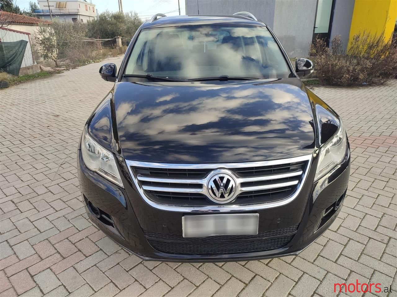 2009' Volkswagen Tiguan photo #2