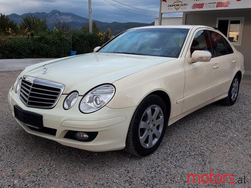 2008' Mercedes-Benz E 200 photo #1