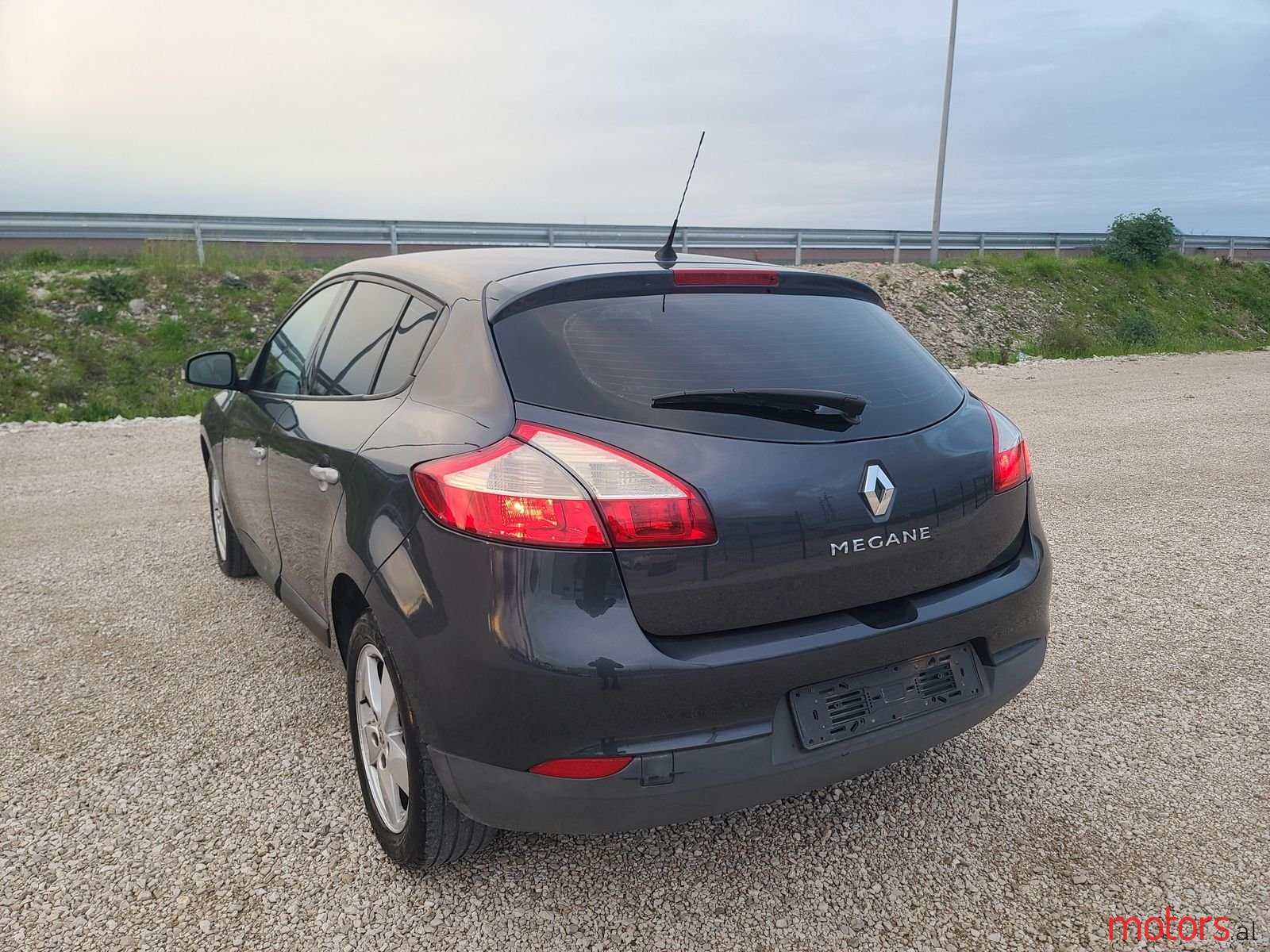 2010' Renault Megane photo #4