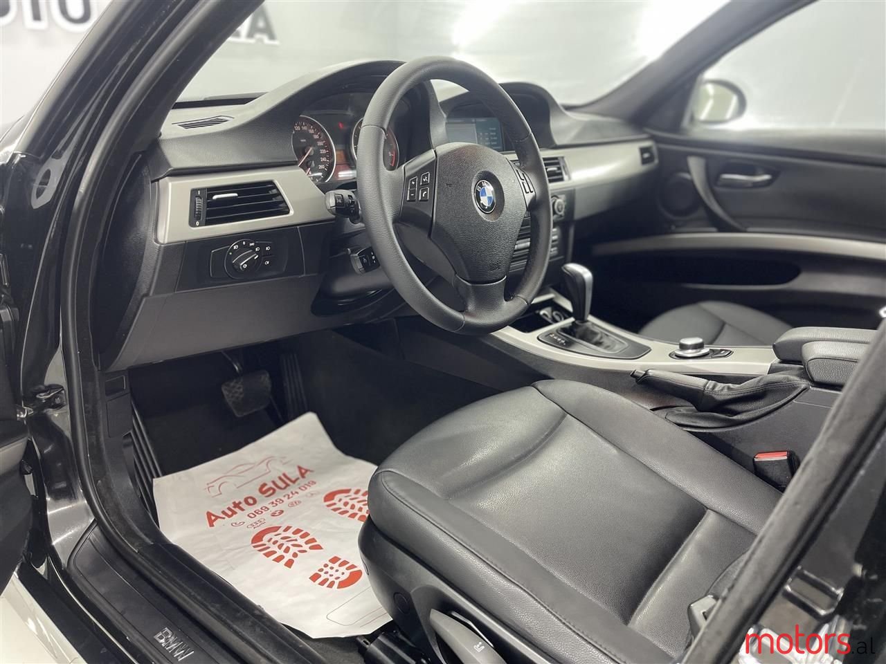 2008' BMW 318 photo #3