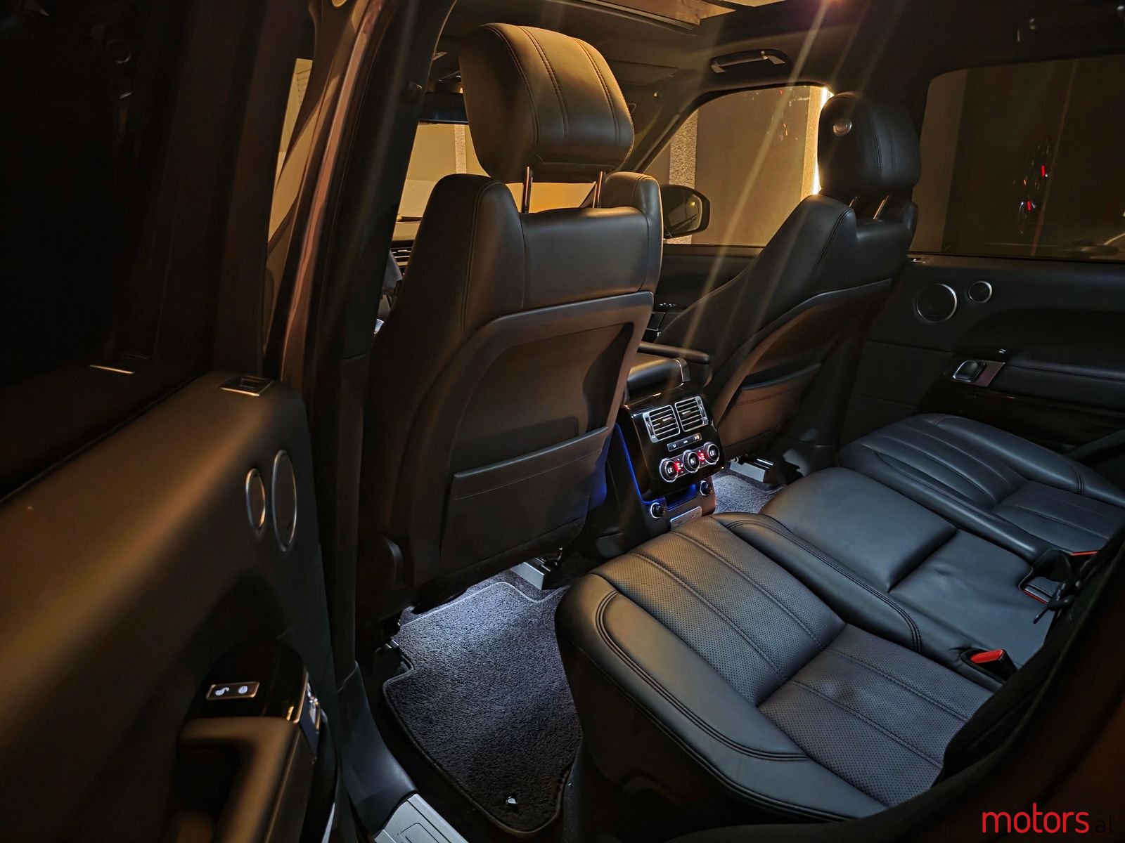 2016' Land Rover Range Rover photo #6