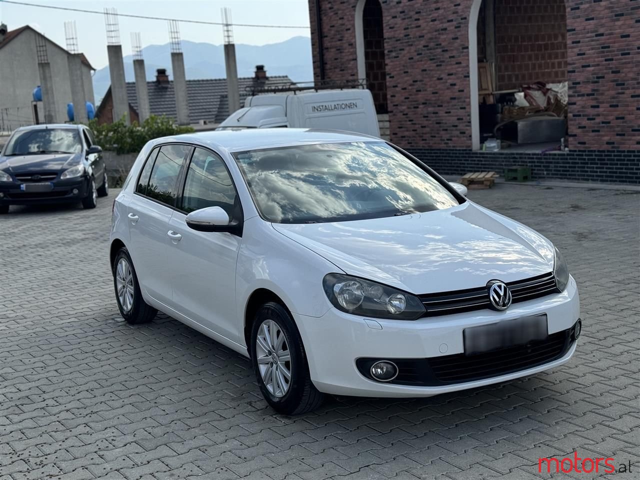 2011' Volkswagen Golf photo #5