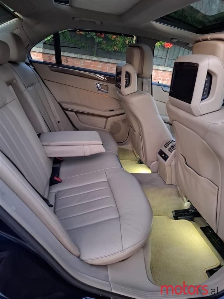 2010' Mercedes-Benz E 220 photo #4