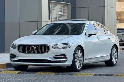 2017' Volvo S90