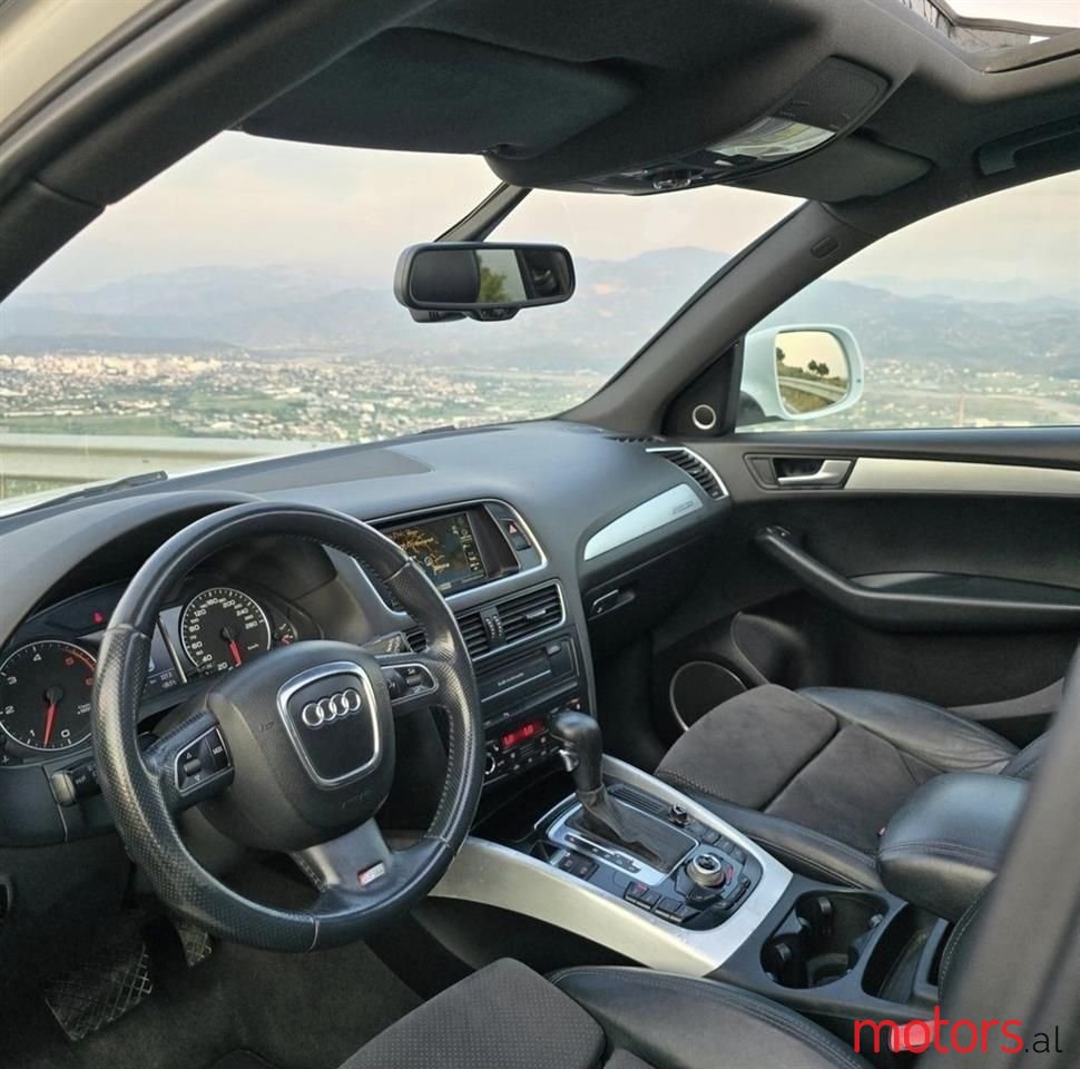 2010' Audi Q5 photo #3