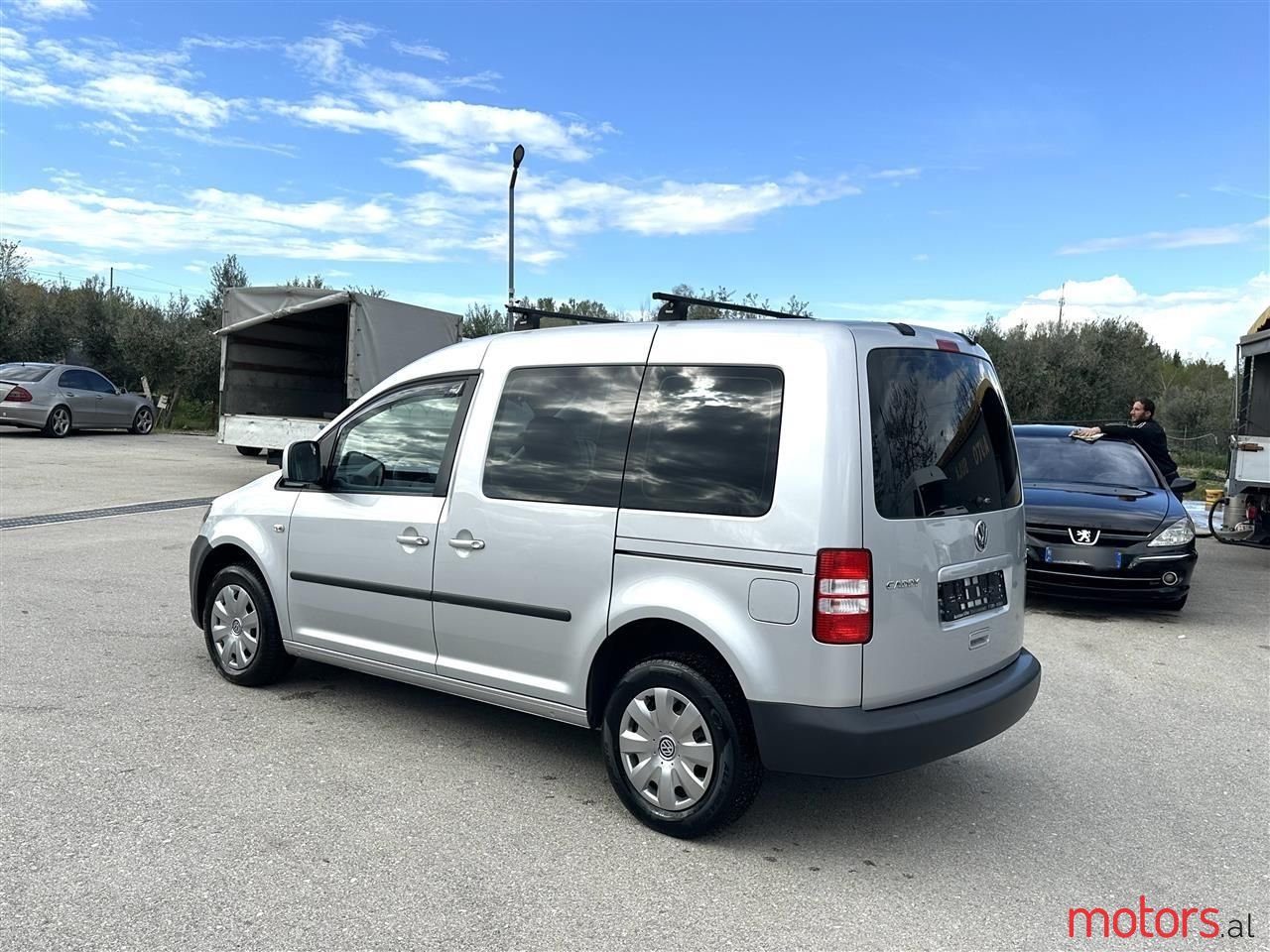 2012' Volkswagen Caddy photo #4