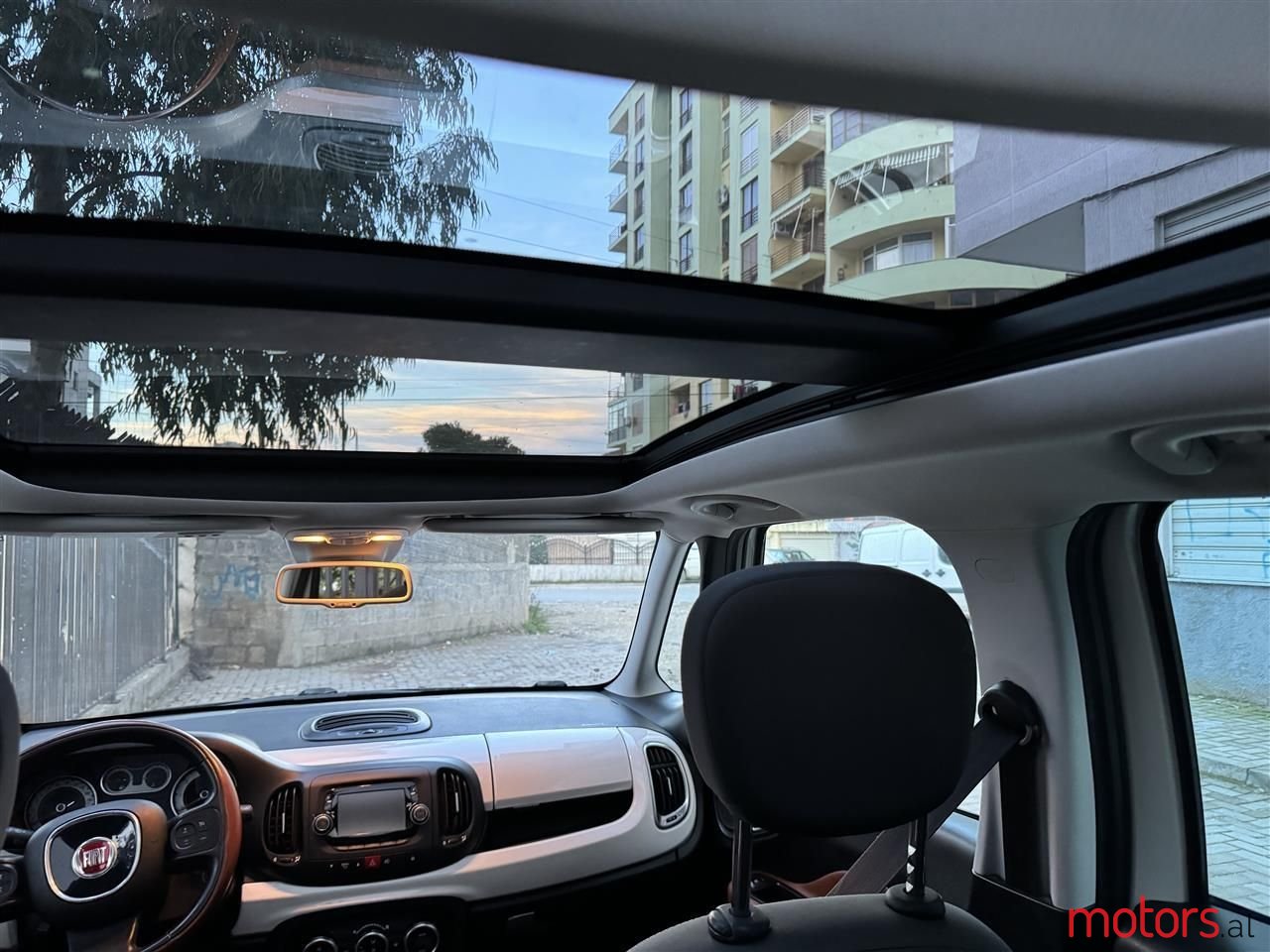 2014' Fiat 500L Trekking photo #2