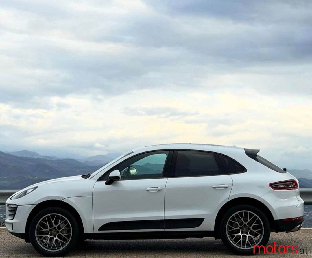 2016' Porsche Macan photo #3