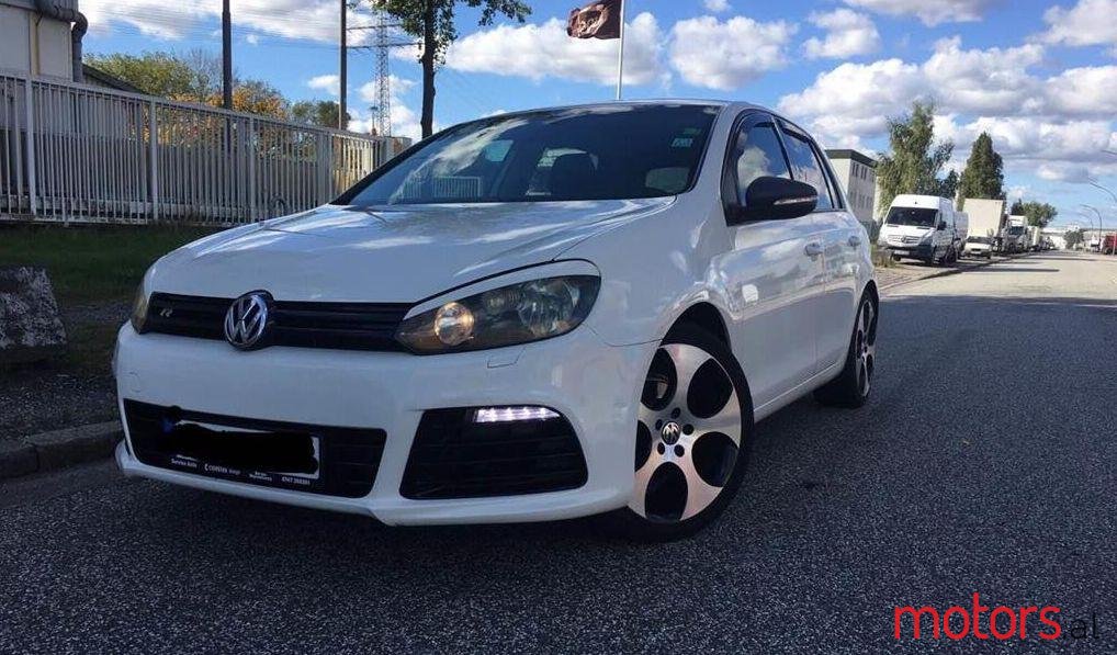 2010' Volkswagen Golf photo #2