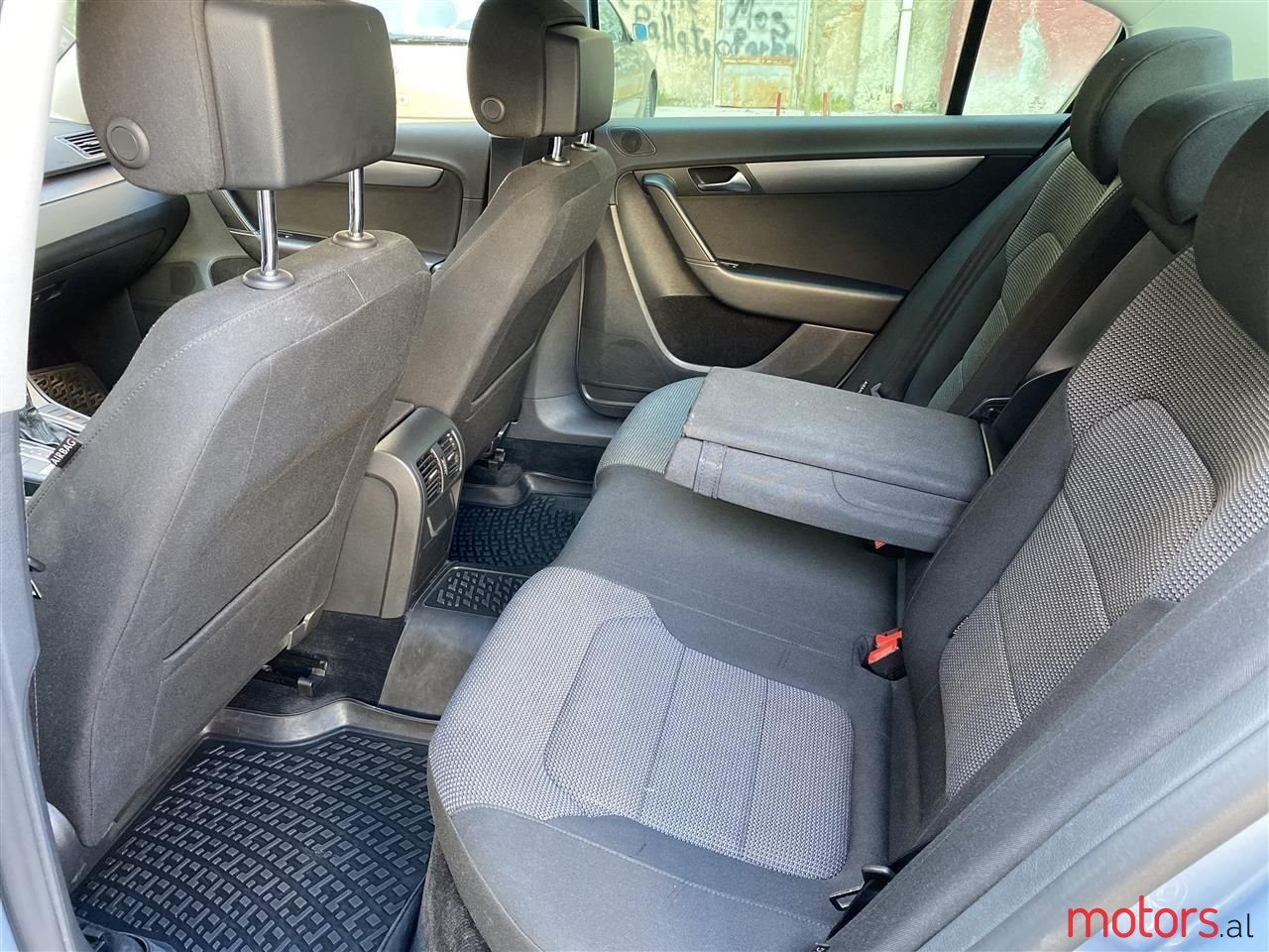 2012' Volkswagen Passat photo #3