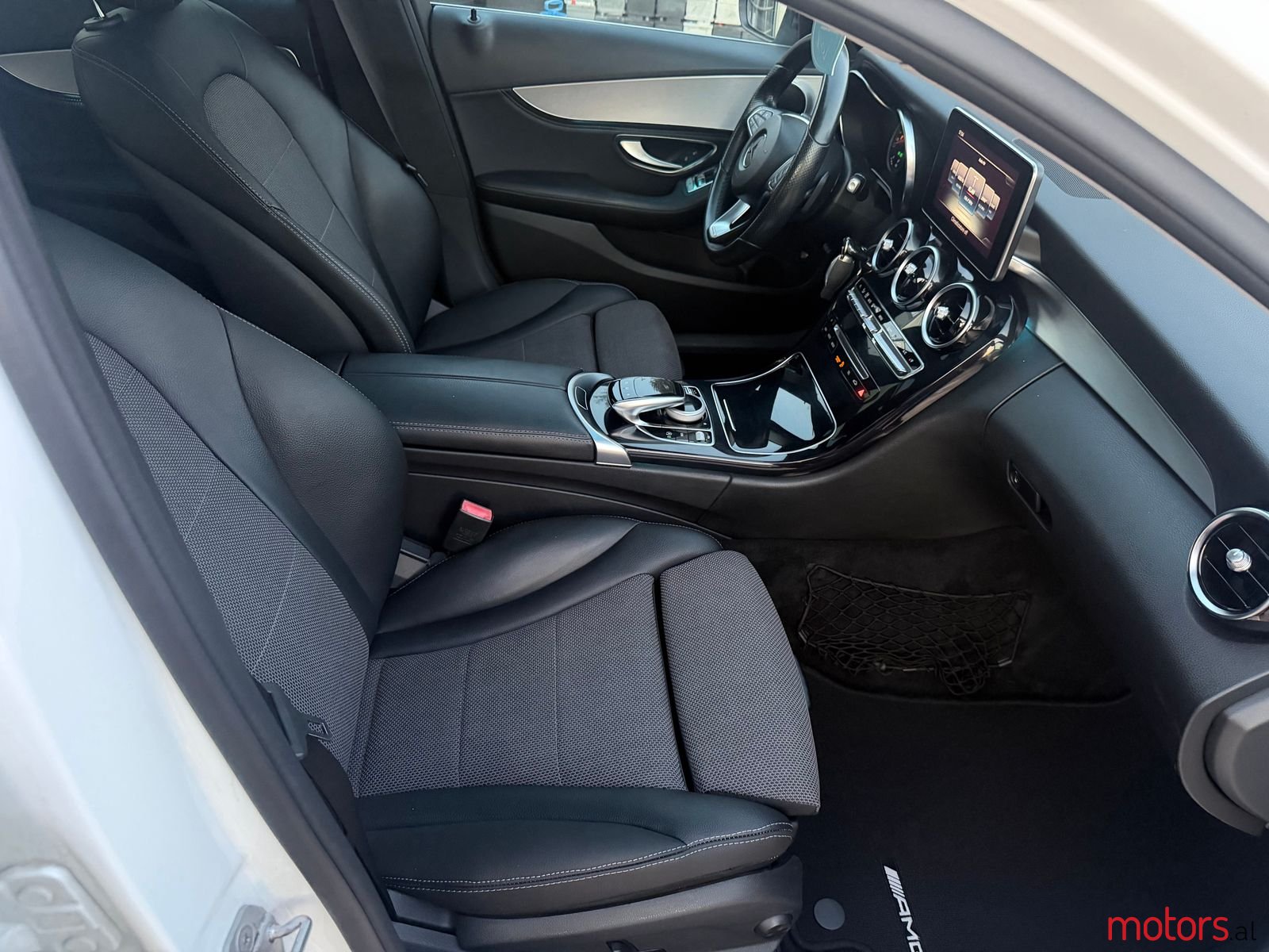 2015' Mercedes-Benz C 220 photo #3