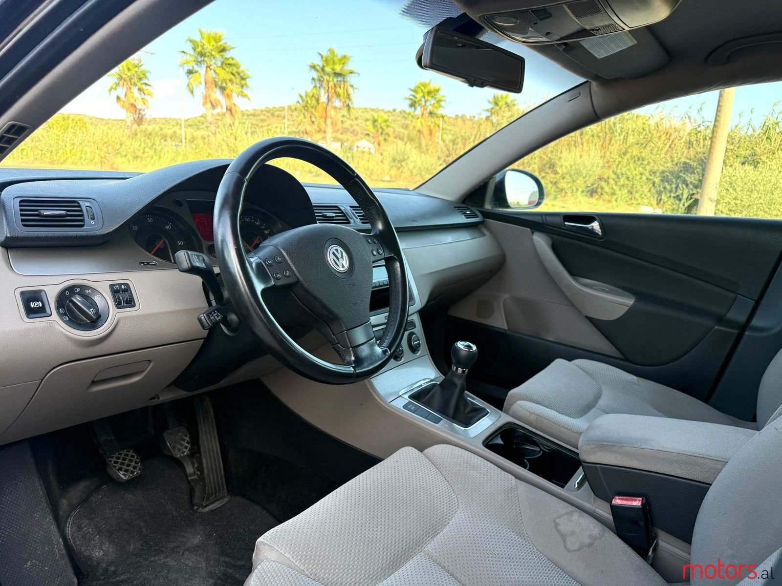 2008' Volkswagen Passat photo #2