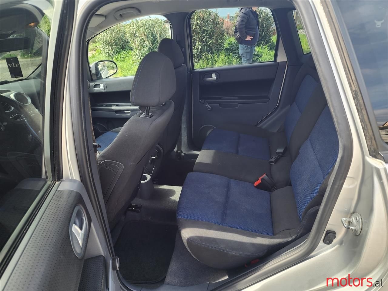 2007' Mitsubishi Colt photo #3