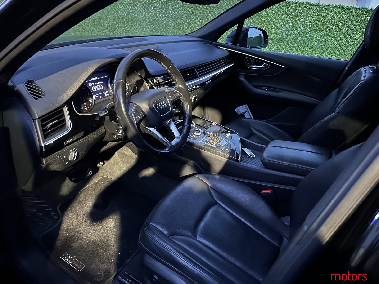 2017' Audi Q7 photo #5