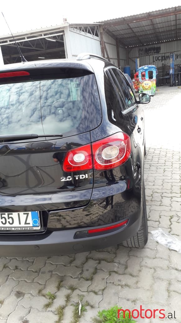 2009' Volkswagen Tiguan photo #1