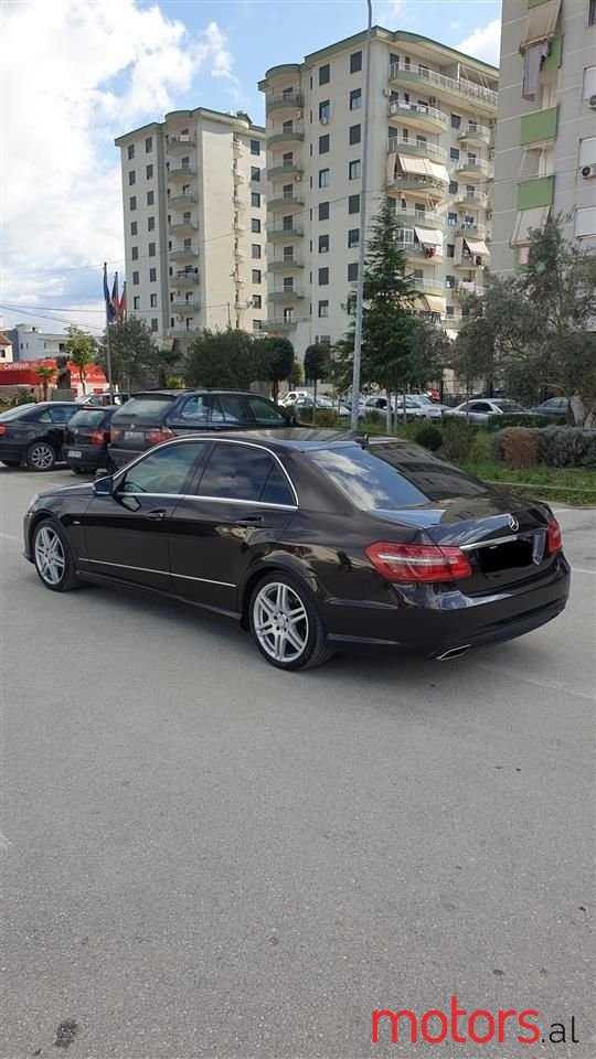 2011' Mercedes-Benz E 350 photo #4