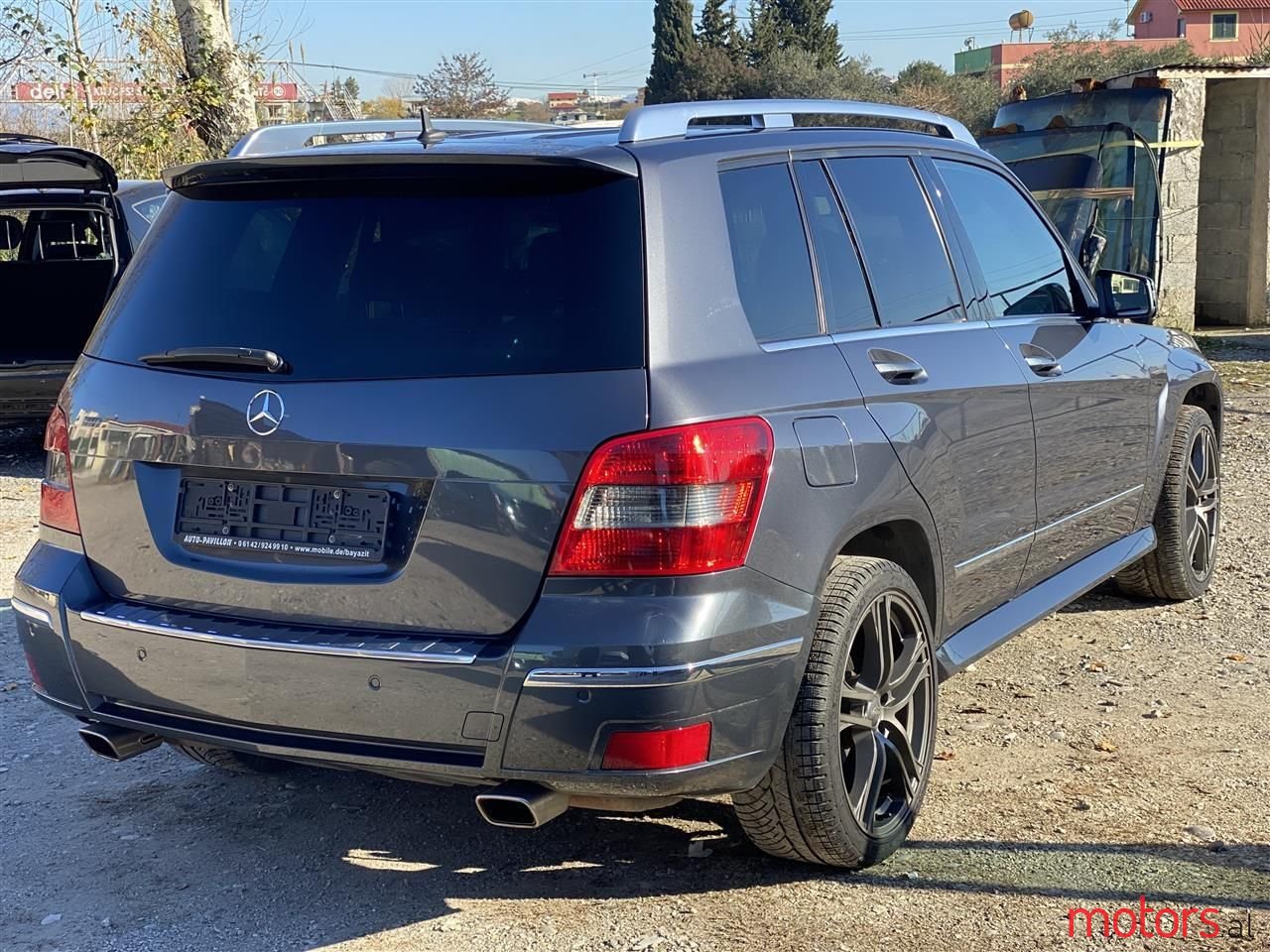 2009' Mercedes-Benz GLK 320 photo #3