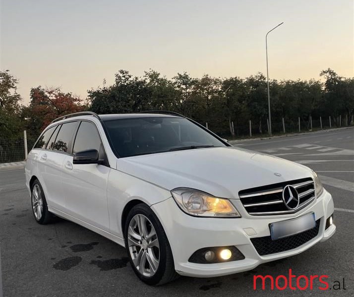 2013' Mercedes-Benz C 200 photo #1