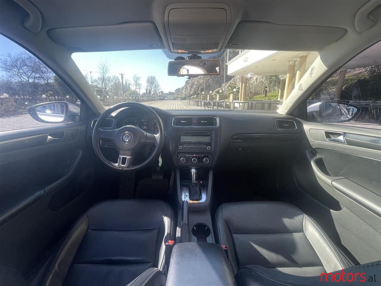 2011' Volkswagen Jetta photo #6