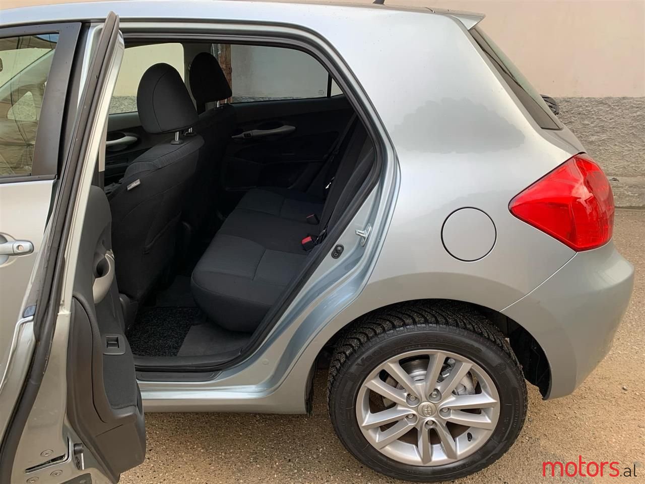 2008' Toyota Auris photo #6