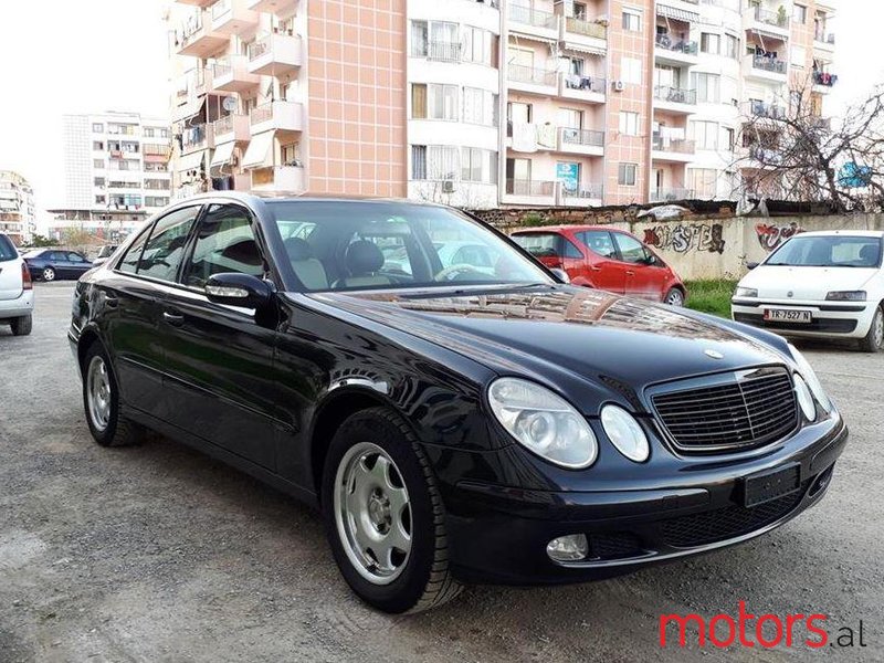 2002' Mercedes-Benz E 220 photo #2